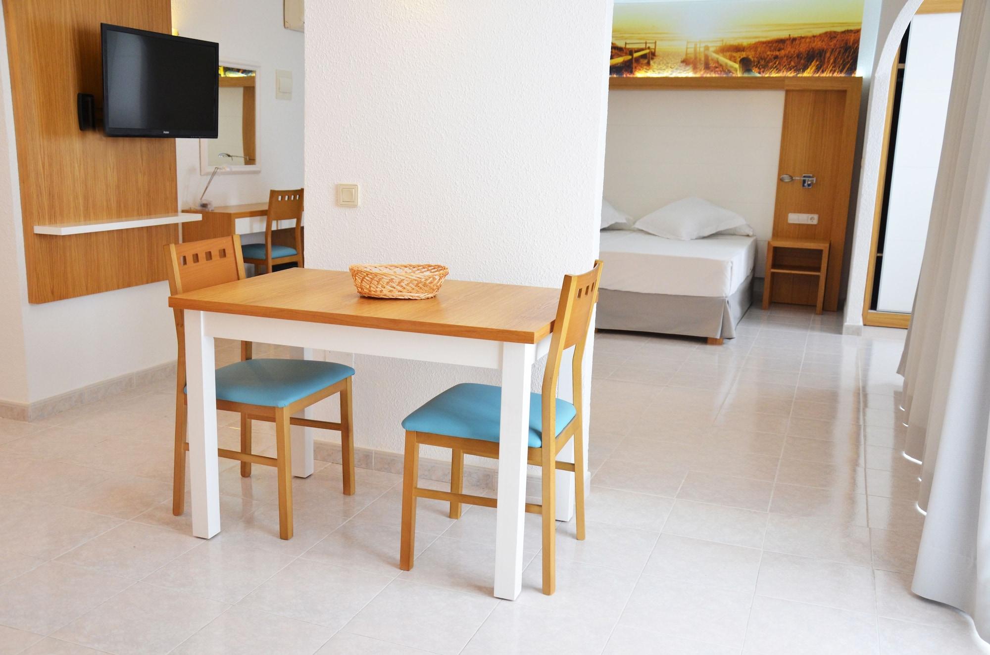 Hotel Apartamentos Vibra San Marino Сан-Антонио-Абад Экстерьер фото