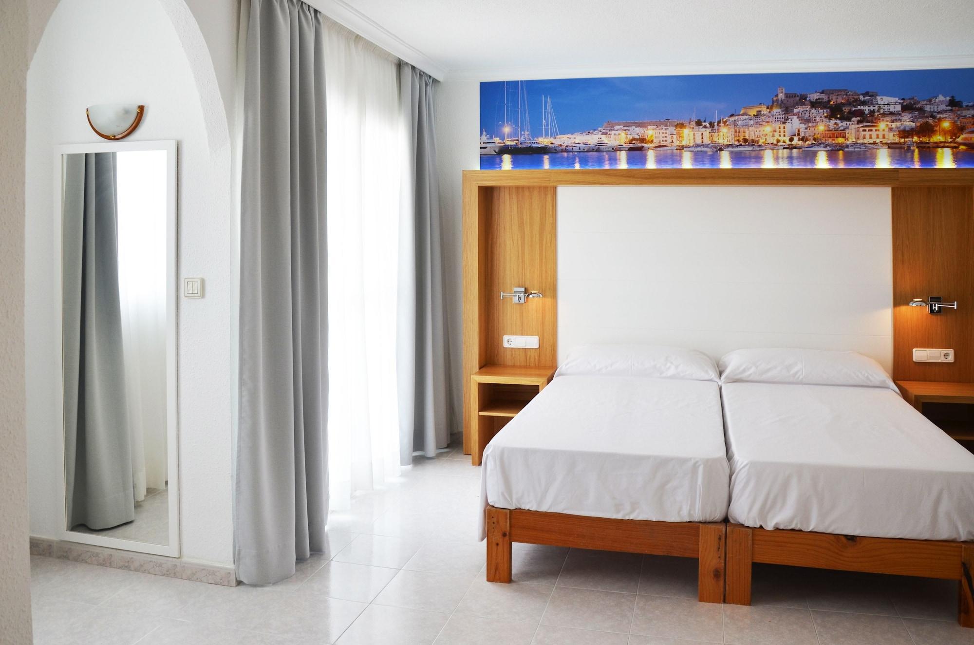 Hotel Apartamentos Vibra San Marino Сан-Антонио-Абад Экстерьер фото