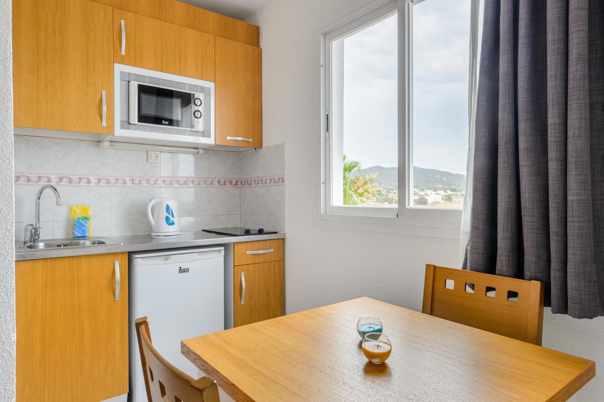 Hotel Apartamentos Vibra San Marino Сан-Антонио-Абад Экстерьер фото