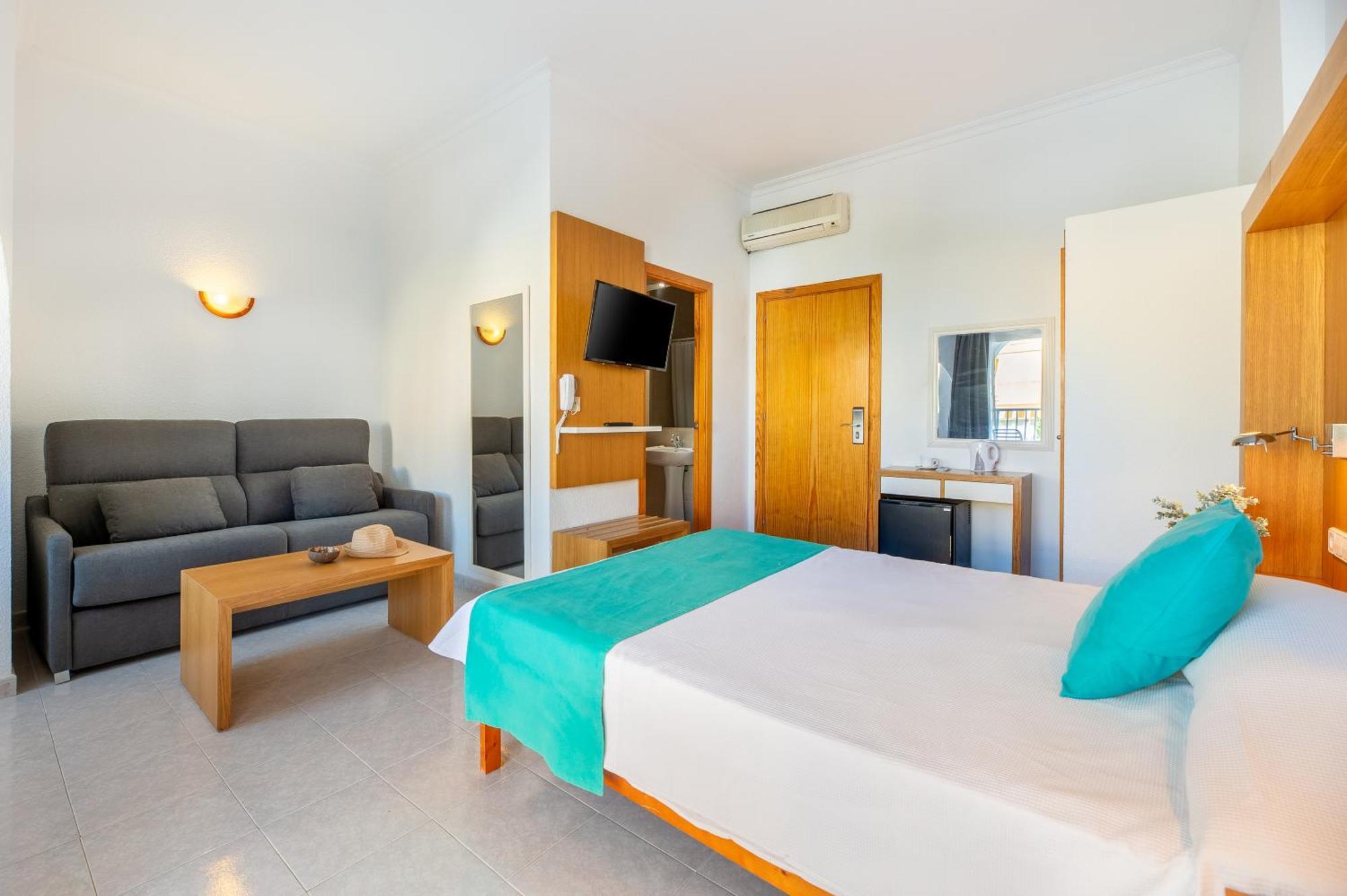 Hotel Apartamentos Vibra San Marino Сан-Антонио-Абад Экстерьер фото