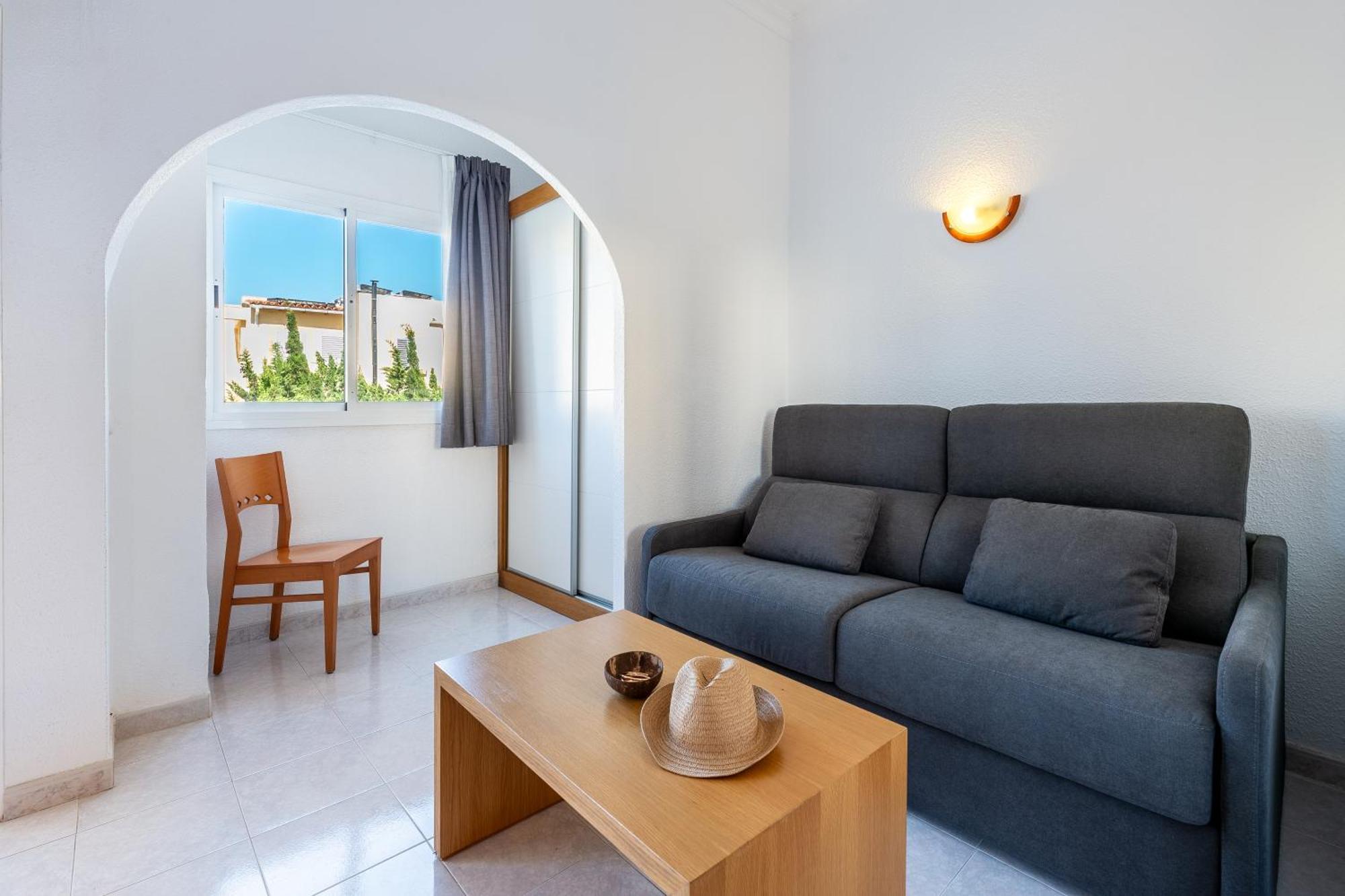 Hotel Apartamentos Vibra San Marino Сан-Антонио-Абад Экстерьер фото