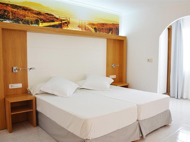 Hotel Apartamentos Vibra San Marino Сан-Антонио-Абад Экстерьер фото