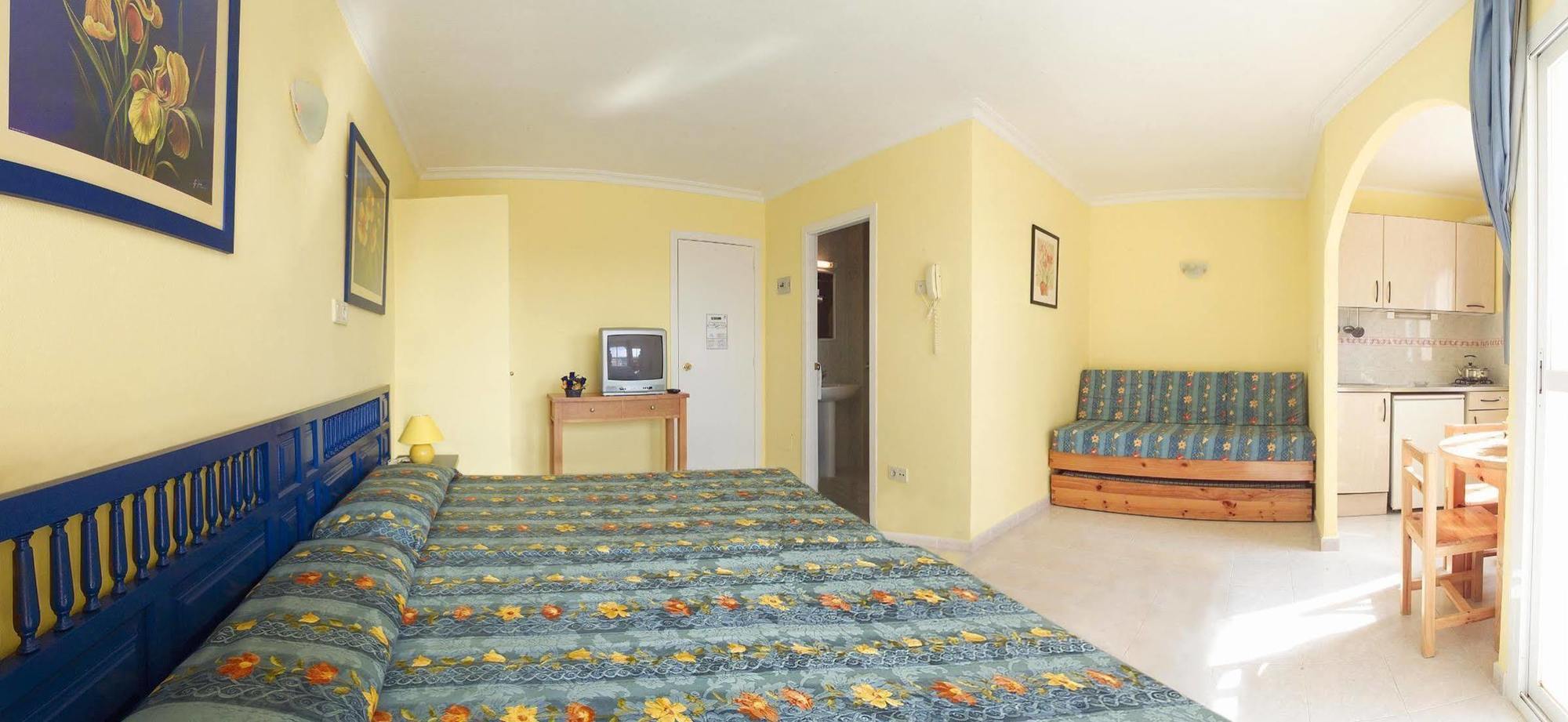 Hotel Apartamentos Vibra San Marino Сан-Антонио-Абад Номер фото